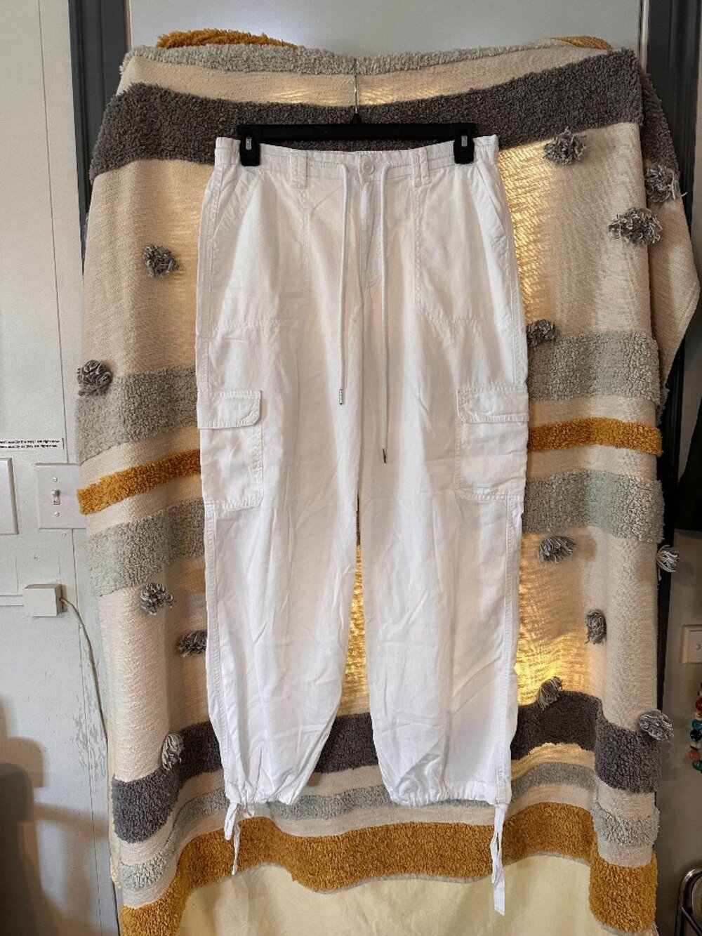 Wild Fable White Lightweight High Waisted Cargo Jogger Pants Size Medium Y2K